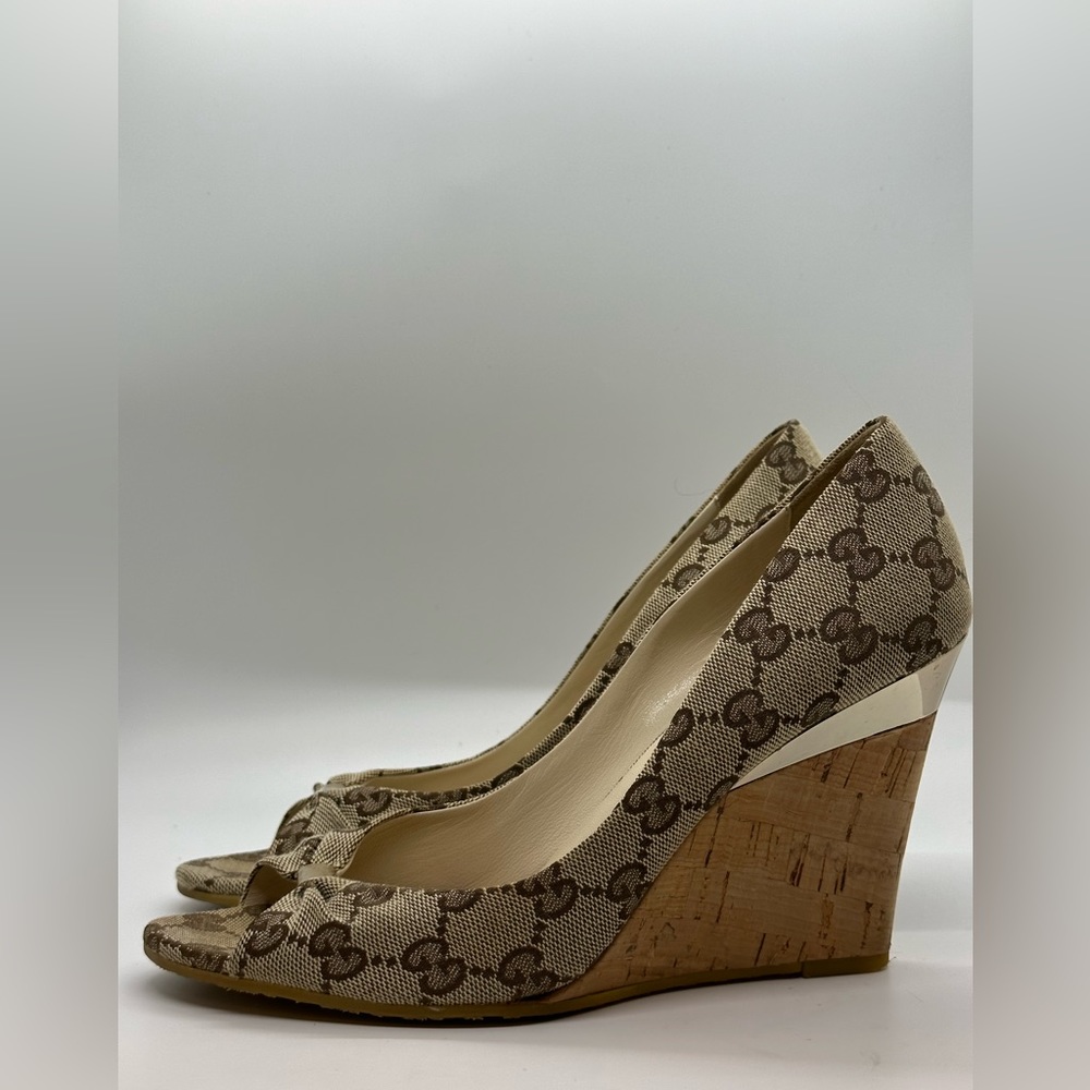 GUCCI WEDGES SZ 8B
